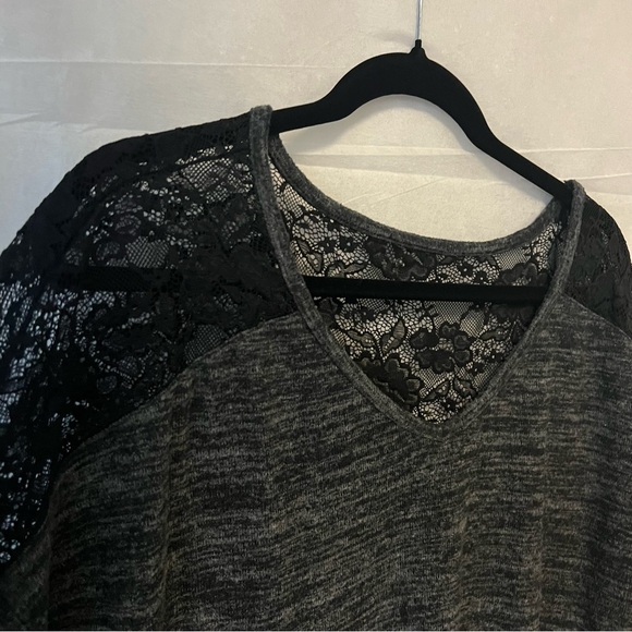 Torrid Relaxed Fit Super Soft Plush V-Neck Lace Yoke Dolman Top XL - Picture 8 of 14